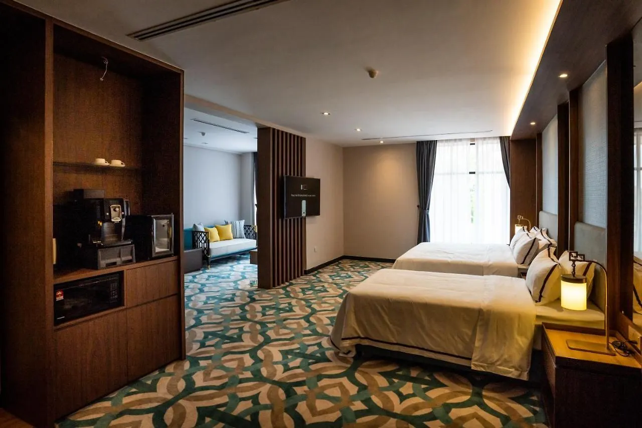 Christee Suites Hotel Malacca 0*,